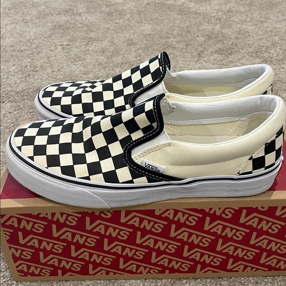 Vans - Picture 2 of 10